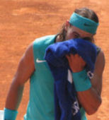 Rafael Nadal towelling down