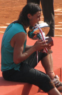 Rafael Nadal towelling down