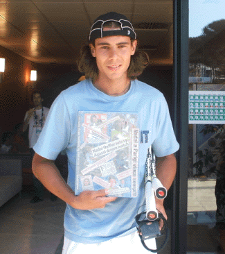 Rafael Nadal receiving his gift - pic by Nancy